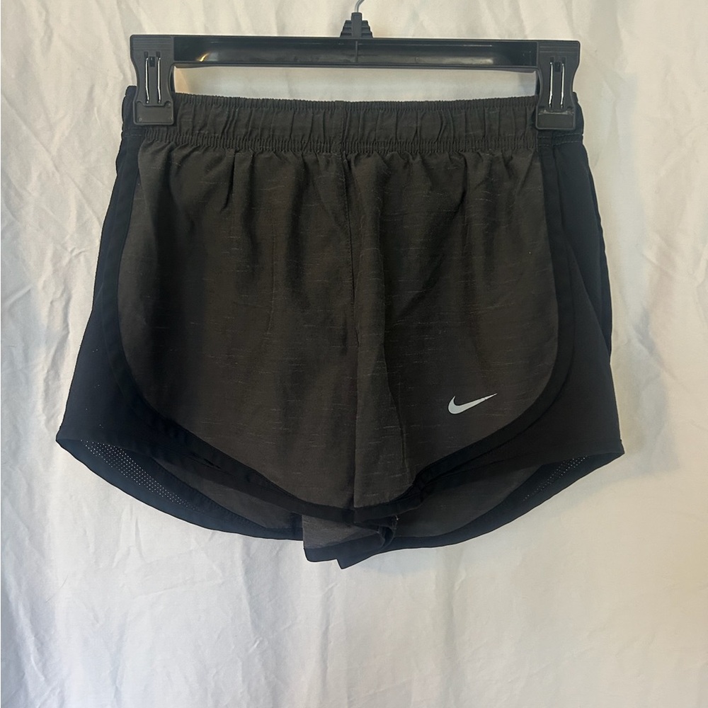 Nike Women's Swoosh Ombre Tempo Brief-Lined Running Shorts size XS